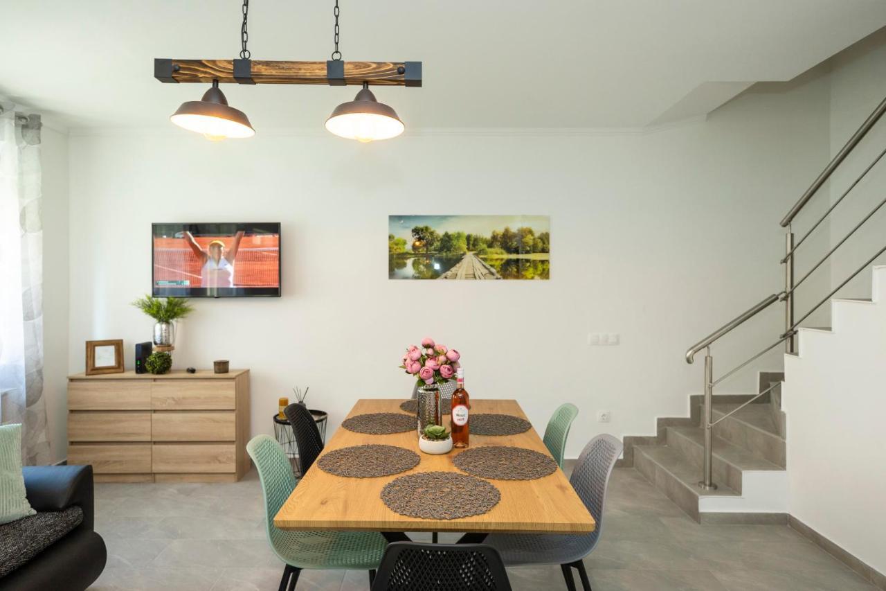 Zsendülő Apartman Daire Eğri Dış mekan fotoğraf