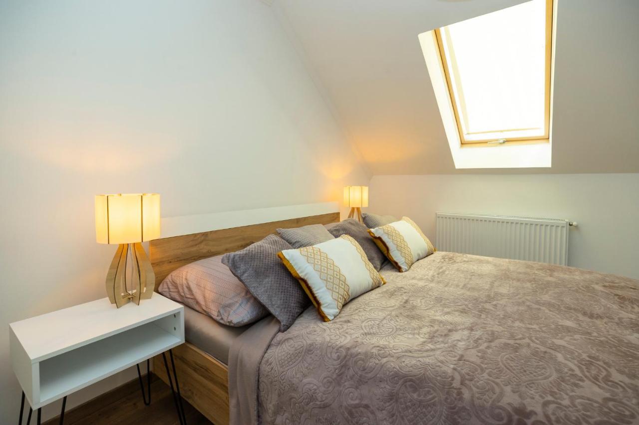 Zsendülő Apartman Daire Eğri Dış mekan fotoğraf