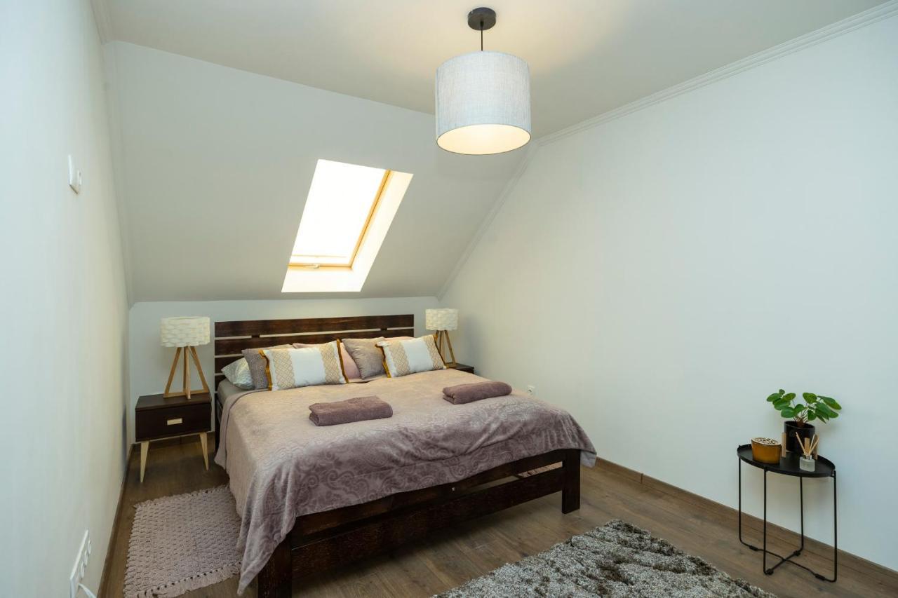 Zsendülő Apartman Daire Eğri Dış mekan fotoğraf