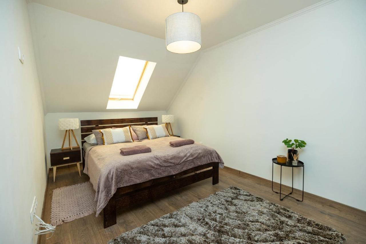 Zsendülő Apartman Daire Eğri Dış mekan fotoğraf
