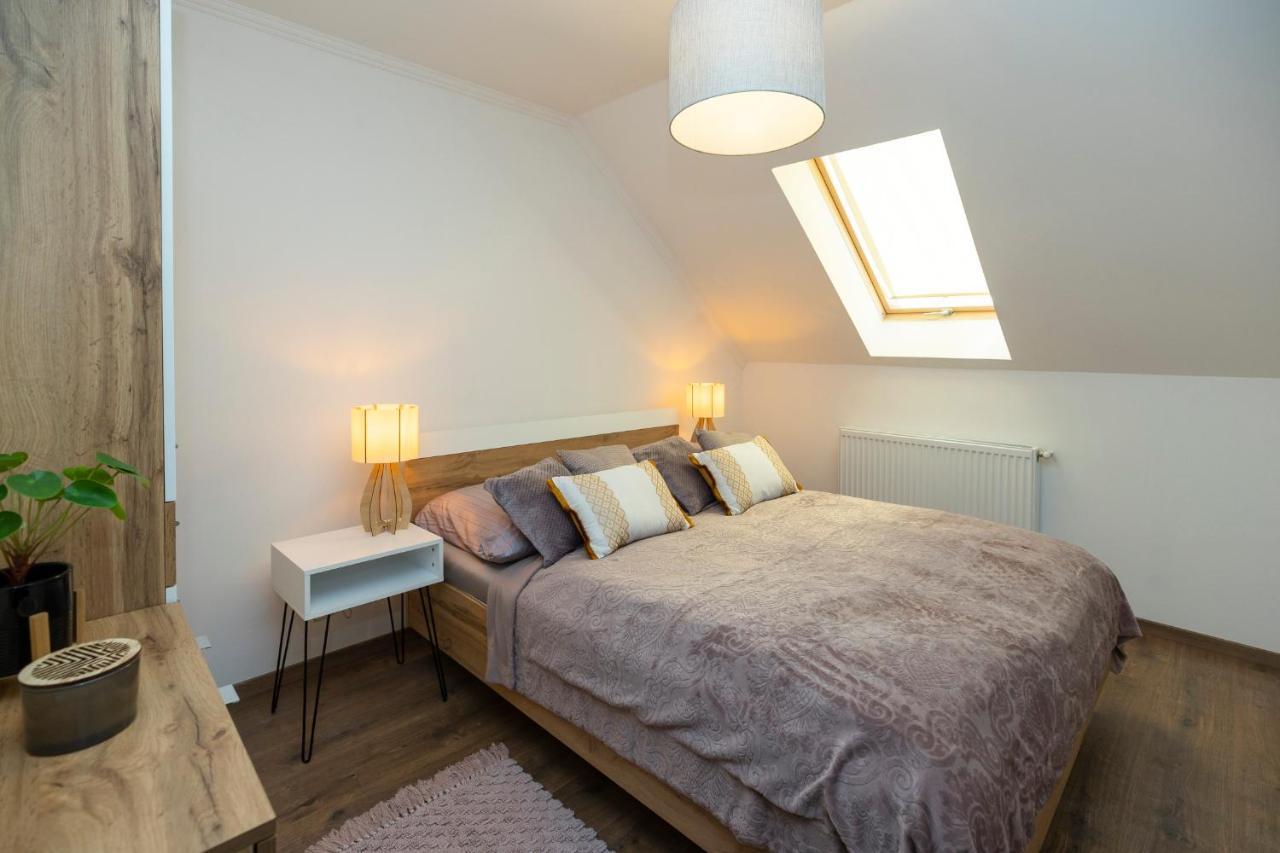 Zsendülő Apartman Daire Eğri Dış mekan fotoğraf